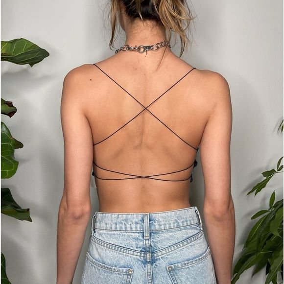 triangle crop top - Picture 3 of 3